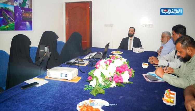 محافظ أبين يزور مؤسسة أنهض للتمكين ويؤكد مساندة ودعم جهود المجتمع المدني