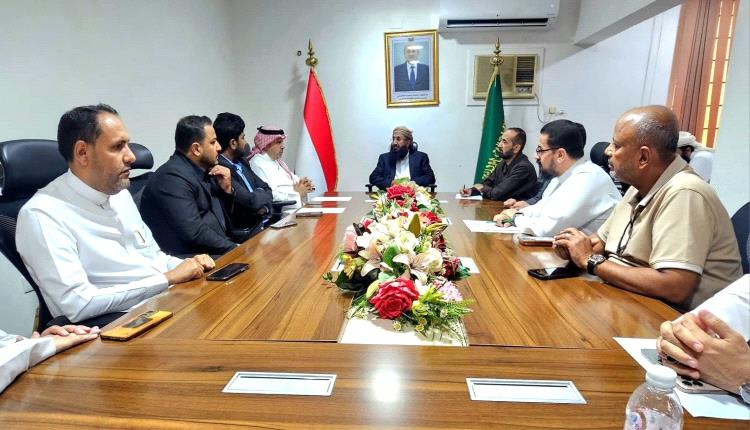 وزير الأوقاف يناقش الاستعدادات الصحية لموسم حج 1447هـ