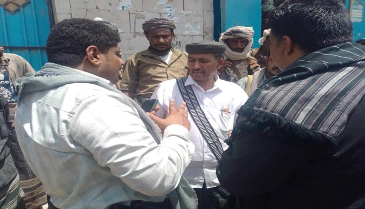 حملة ميدانية لضبط الأسعار في أحور واستهداف محطات الوقود والمحلات التجارية