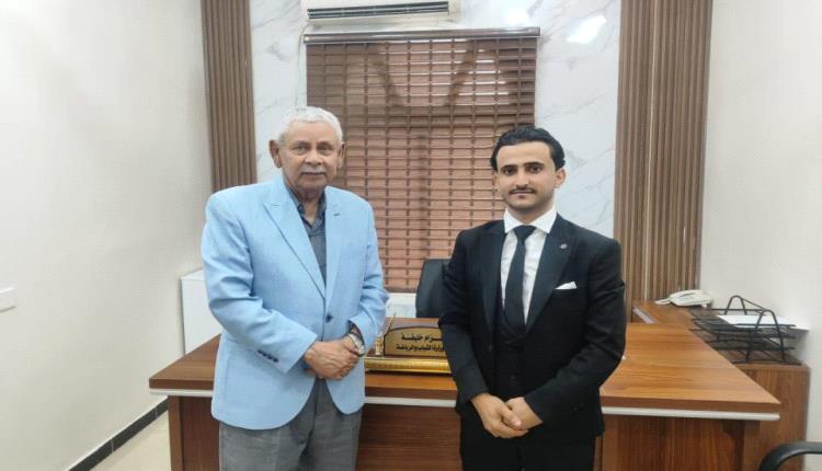 الحوشبي يستعرض أنشطة واحتياجات شباب المسيمير أمام وزارة الشباب ويبحث دعم تطوير النادي