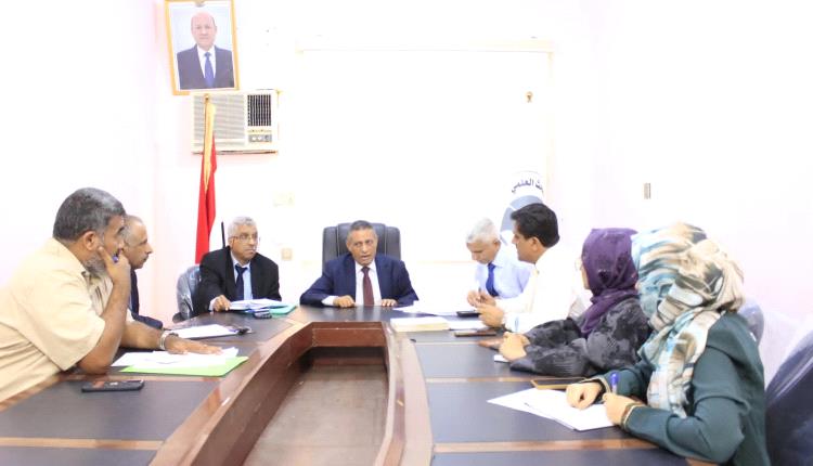 وزير التعليم العالي يترأس الاجتماع الأول للجنة إعداد اللائحة التنفيذية لقانون التعليم العالي رقم ١٣ لعام ٢٠١٠م