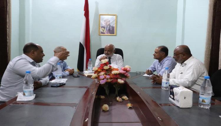 محافظ الحديدة يؤكد استمرار دعم جامعة الحديدة ويشيد بجهودها في تعزيز العملية التعليمية