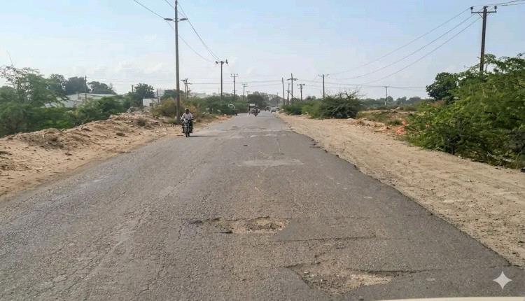 بيان صادر عن السلطة المحلية بمديرية خنفر بشأن مشروع صيانة وإعادة تأهيل طريق جعار – الحصن – باتيس – اللكيدة