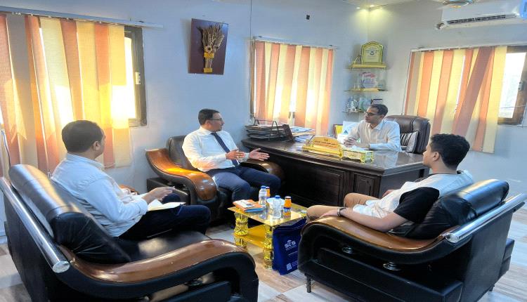 مدير الشؤون الاجتماعية بساحل حضرموت يطلع على برامج وأنشطة جمعية طالب العلم بالمكلا