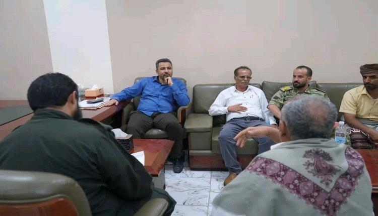 محافظ لحج يوجه الأجهزة الأمنية أستنفار الجهود ضد العابثين بالأراضي