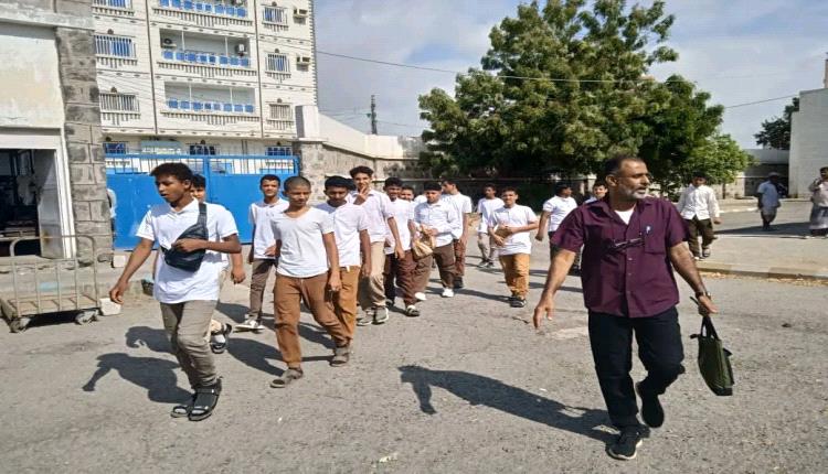 طلاب مدرسة سعيد ناجي يزورون المعهد المهني الصناعي بالمنصورة لتعزيز الوعي المهني