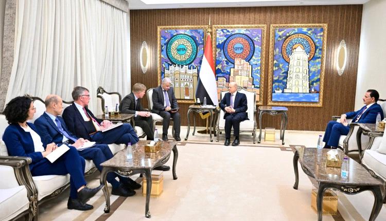 العليمي: استمرار ارتهان المليشيات الحوثية للنظام الإيراني يبقي هدف استعادة مؤسسات الدولة في صدارة الأولويات