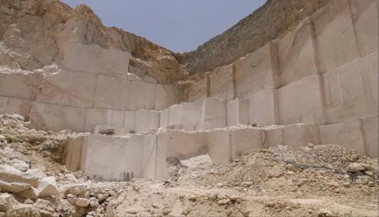 تحقيق استقصائي يكشف اختلالات قطاع الرخام في مأرب وغياب الرقابة الحكومية