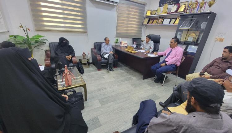 كلية اللغات والترجمة بجامعة عدن تضع اللمسات الأخيرة لنيل الاعتماد