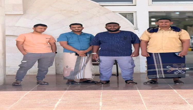 مكافحة المخدرات بساحل حضرموت تودّع الملازم عبدالله المحمدي للعلاج في الخارج إثر إصابته أثناء أداء واجبه