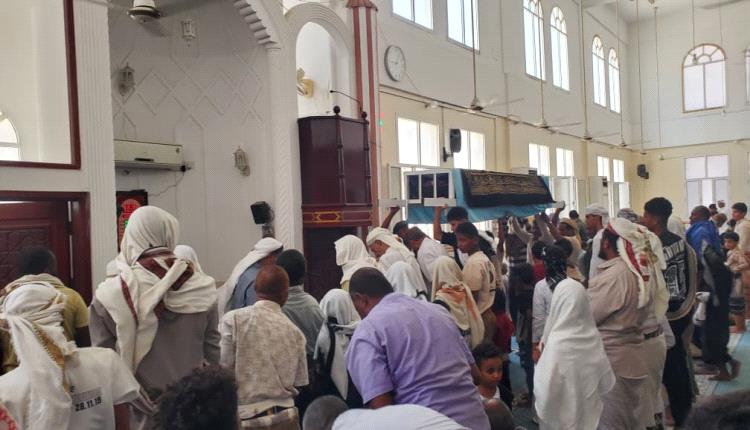 تشييع جثمان عاقل حارة "الدمينه" الشهيد بهيج العاقل في العاصمة عدن