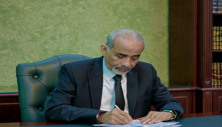 عضو مجلس القيادة محمود الصبيحي يعزي بوفاة العميد أحمد حيدرة مشدل