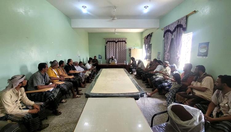 لحج..مدير عام طور الباحة يلتقي مالكي محطات الوقود بالمديرية