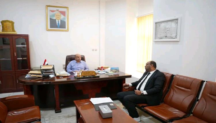 الخنبشي يلتقي رئيس لجنة متضرري سيول 2008 ويؤكد استمرار الجهود لتعويض المتضررين