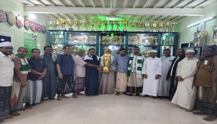 مدير عام تريم ومستشار محافظ حضرموت يشاركان أفراح فريق التحالف بالمحيضرة بمناسبة التتويج ببطولة الطائرة