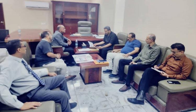 محافظ لحج يبحث مع مؤسسة 