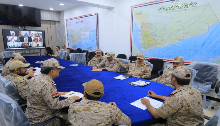 رئيس هيئة الأركان يرأس اجتماعًا عسكريًا موسعًا لتعزيز الجاهزية والتنسيق العملياتي