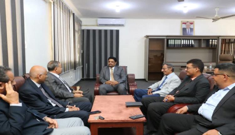 وزير التعليم الفني ورئيس جامعة عدن يناقشان تعزيز التعاون لتطوير العملية التعليمية والتدريبية