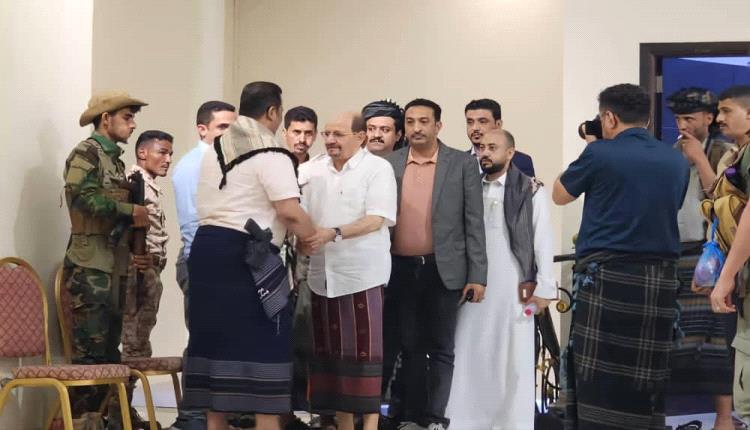 يتقدمهم دولة رئيس الوزراء الدكتور شائع الزنداني…عدن تشهد حضورًا رسميًا وشعبيًا واسعًا في اليوم الثاني لعزاء والدة العميد سامي السعيدي