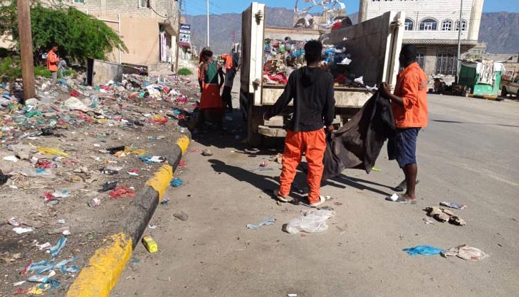 حملات النظافة اليومية في لودر تتواصل لتحسين البيئة والمظهر الحضري