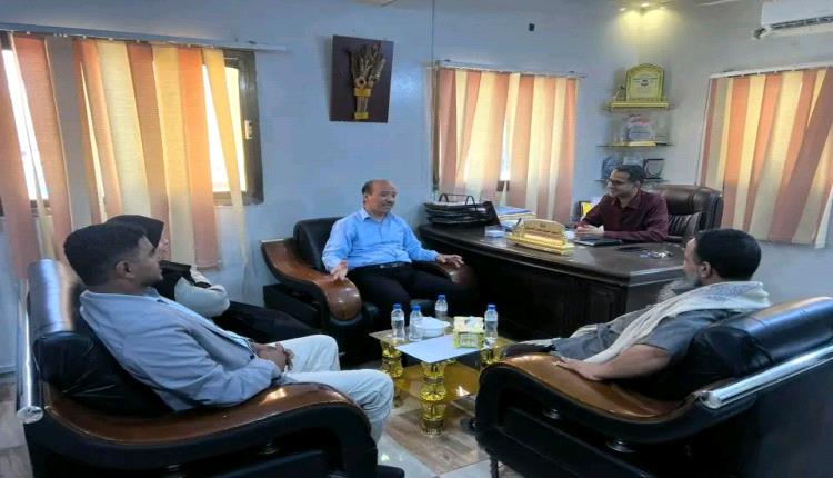 مدير عام الشؤون الاجتماعية بساحل حضرموت يطلع على أنشطة مؤسسة الصندوق الخيري للطلاب المتفوقين ويشيد بدورها في دعم التعليم وتأهيل الطلاب