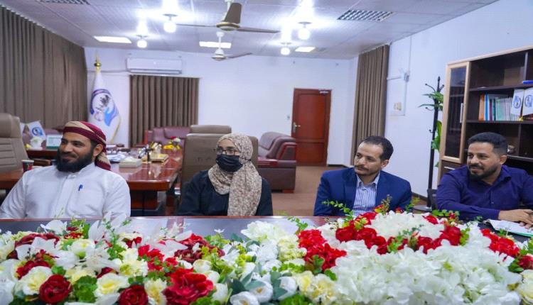 وزير الشؤون الاجتماعية والعمل يلتقي مؤسسة ينابيع الخير