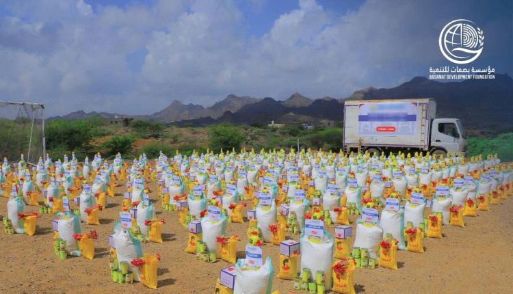 مؤسسة بصمات للتنمية تنفذ إغاثة عاجلة للأسر المتضررة من السيول في مديريتي الوازعية والمخا بمحافظة تعز