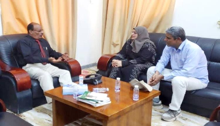 وكيلا محافظة حضرموت يناقشان سبل الحفاظ على الموروث الثقافي والتاريخي في مديريات وادي حضرموت