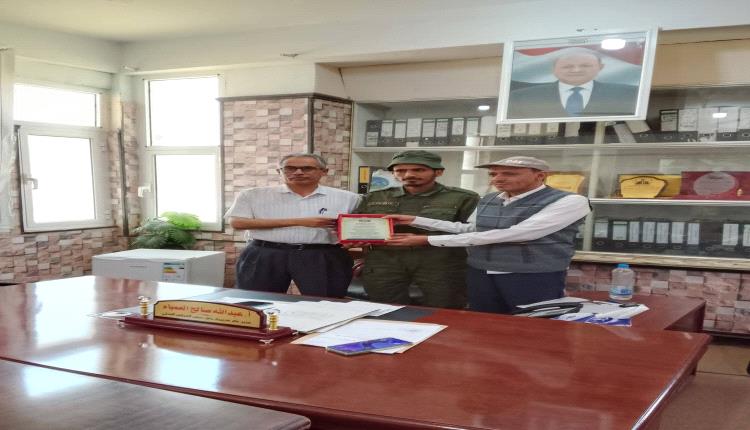 اللجنة الإشرافية للغاز تكرّم نقطة الحزام الأمني بنصاب تقديراً لجهودها في ضبط التموين وضمان انسيابية توزيع الغاز