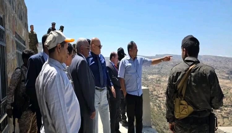 اللجنة الحكومية تطلع على أضرار السيول في محافظة تعز