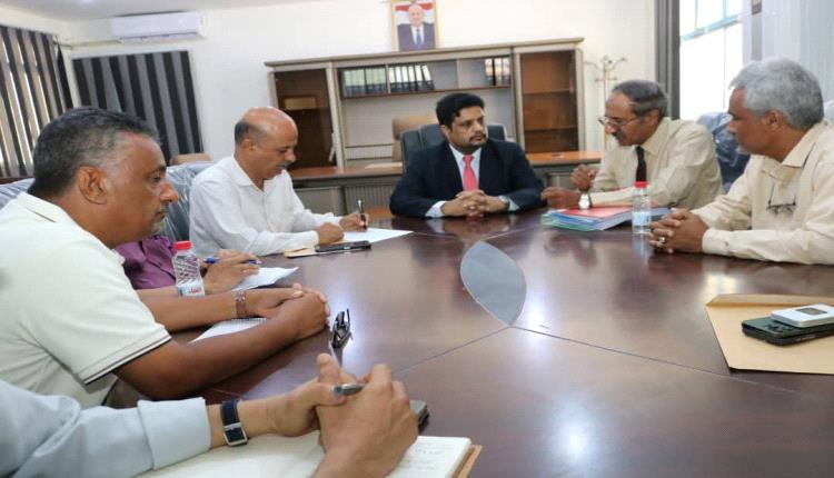 وزير التعليم الفني يناقش مستجدات مشروع كلية المجتمع في سقطرى