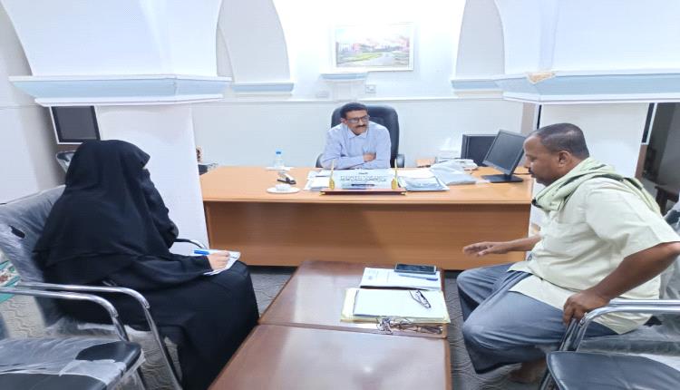 مدير عام مديرية تريم يلتقي الباحثين الميدانيين لمسح تتبع النزوح