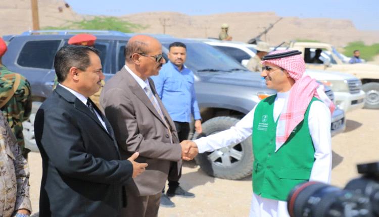 الوكيل بارباع يضع حجر الأساس لمشروع محطات توليد الكهرباء الإسعافية بقدرة 100 ميجاوات لوادي وصحراء حضرموت