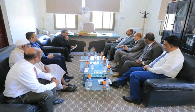 وكيل حضرموت يتفقد سير العمل بمحكمة استئناف سيئون