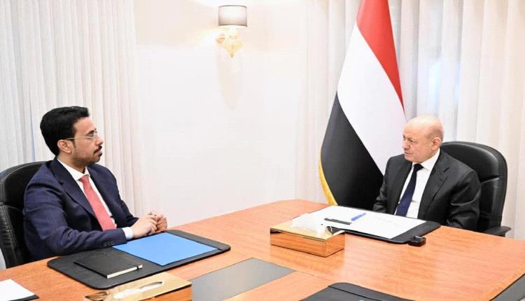 رئيس مجلس القيادة يؤكد اهمية نقل العلاقة بين المكونات والقوى الوطنية من التنافس إلى الشراكة