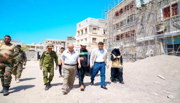 نائب وزير الإعلام يطّلع على سير الأعمال في تلفزيون وإذاعة عدن ويؤكد دعم إعادة تأهيل المؤسسات الإعلامية