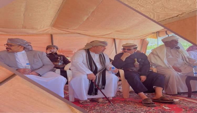 وفد قبيلة بني تميم يقدم واجب العزاء في الحكم صالح علي بن ثابت النهدي