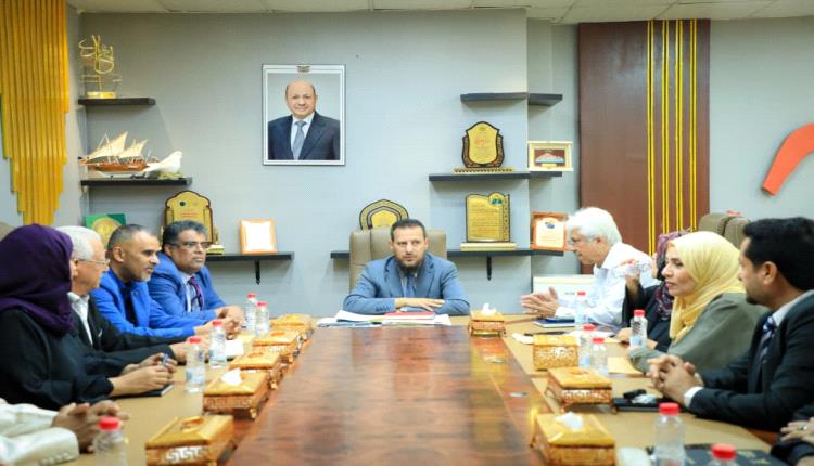 المحافظ عبدالرحمن شيخ يلتقي بمديري عموم المكاتب التنفيذية المكلفين حديثا ويؤكد أهمية العمل بروح الفريق الواحد