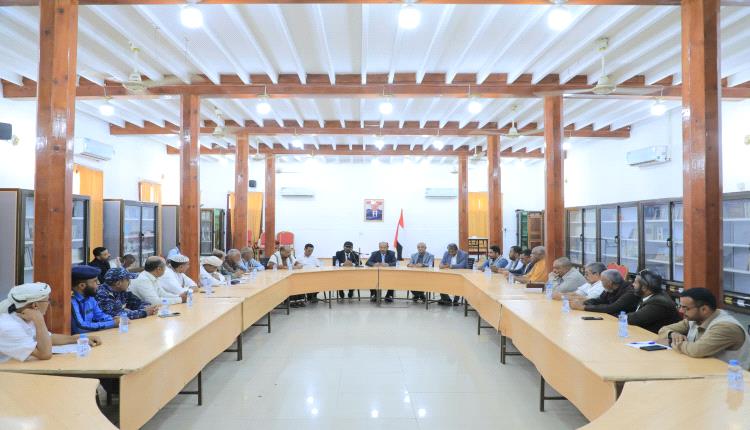 الوكيل بارباع يترأس اجتماع المكتب التنفيذي بمديرية شبام ويؤكد ضرورة تعزيز العمل المشترك بين السلطات المحلية والمركزية