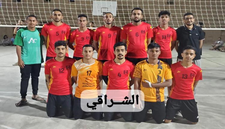 طائرة الشراقي تحطُّ في مدرج نهائي الكأس