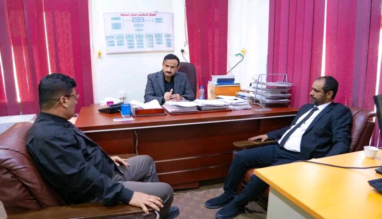 المحافظ بن الوزير يؤكد استمرار دعم مراكز غسيل الكلى ويشيد بالمبادرات الخيرية في هذا الجانب