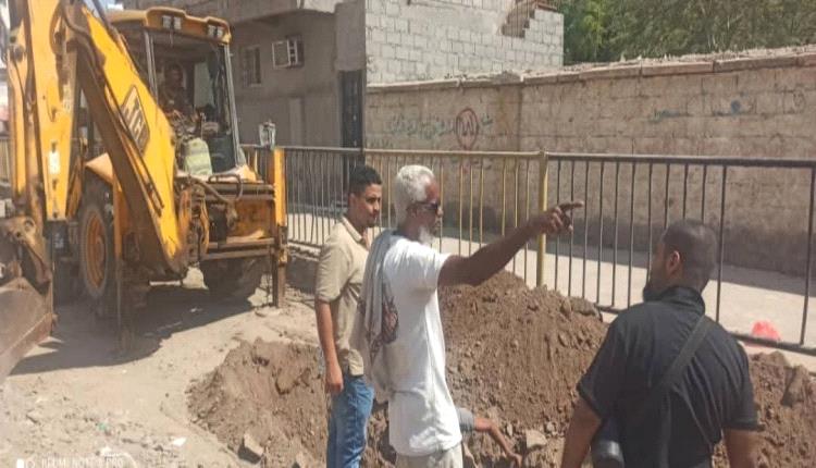 عدن.. تنفيذ أعمال ميدانية لتعزيز خدمات المياه في مديرية صيرة