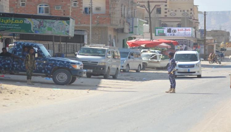 شرطة مديرية حورة وادي العين تضبط متهمين بسرقة 100 علبة عطور من احد المحلات التجارية