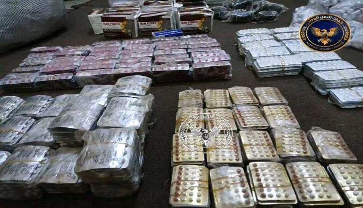 قوات طوق العاصمة عدن تضبط شحنة أدوية مهربة في نقطة مصنع الحديد