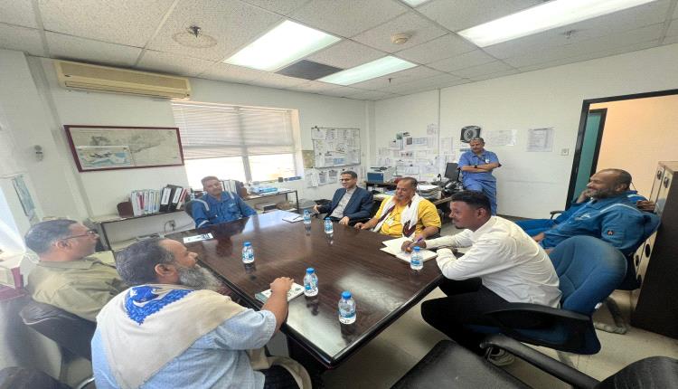 مدير عام الشؤون الاجتماعية والعمل يزور ميناء الضبة النفطي ويتفقد أوضاع العمالة في شركات المقاولات