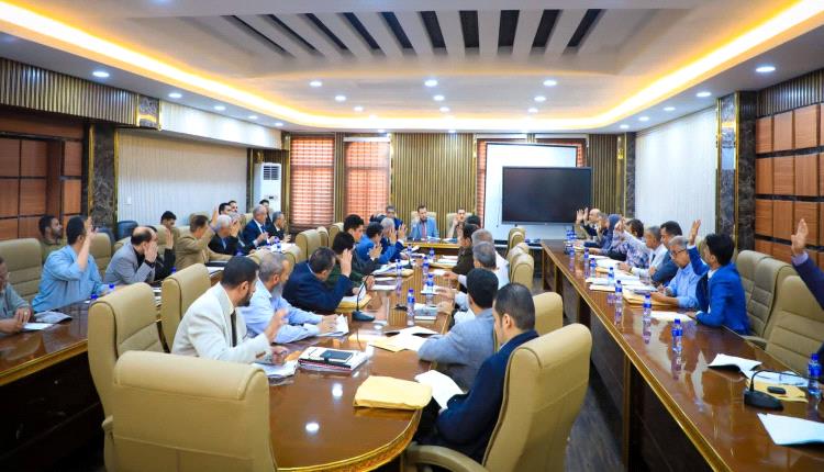 المكتب التنفيذي بعدن يضع أزمتي الكهرباء والصحة على طاولة المعالجات