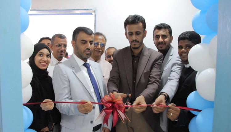 وكيل حضرموت الجيلاني يدشن نشاط مؤسسة حضرموت للطب الاتصالي ويفتتح عيادتها بمركز طب الأسرة