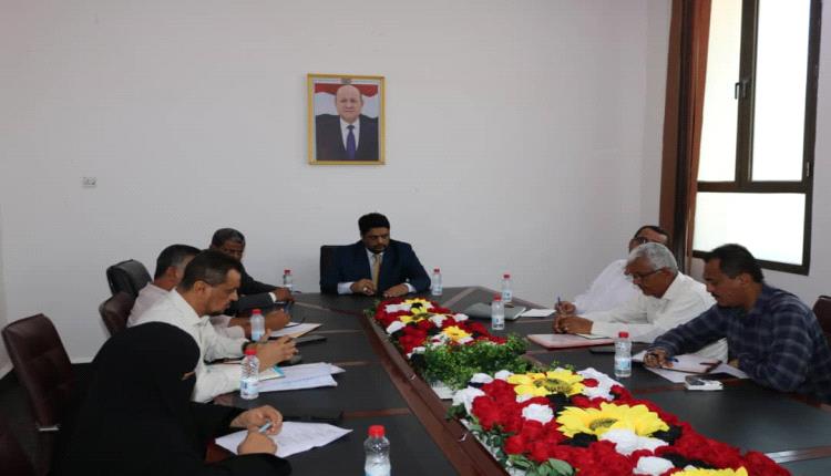 وزير التعليم الفني يناقش سير عمل قطاع التخطيط والمشاريع في عدن