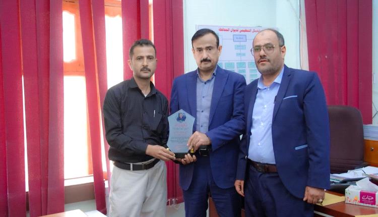 المحافظ بن الوزير يؤكد دعم تطوير التعليم الصحي ويشدد على جودة المخرجات العلمية