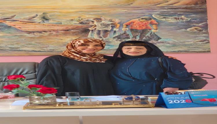 د. سميرة المشجري تستقبل الفنانة أمل كعدل في مكتب الثقافة بالعاصمة عدن
